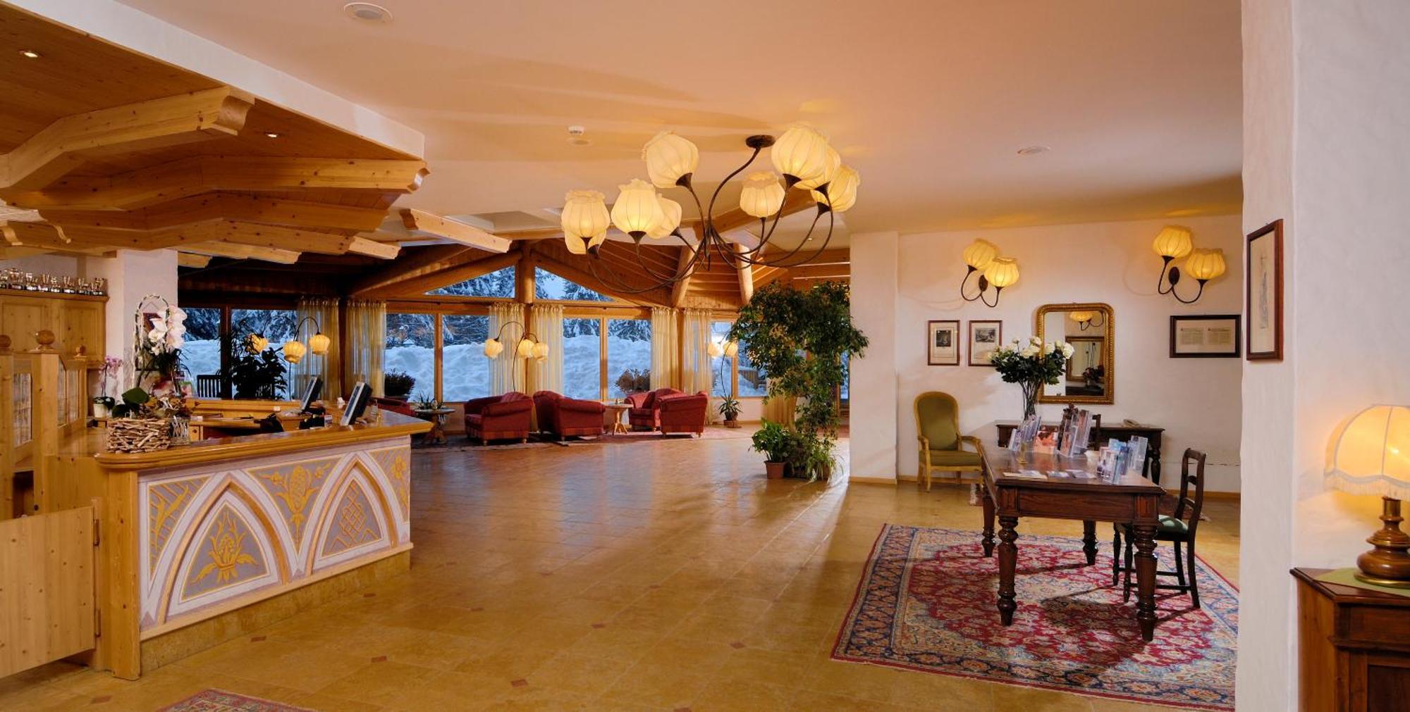 Carlo Magno Hotel Spa Resort Madonna di Campiglio Exterior photo
