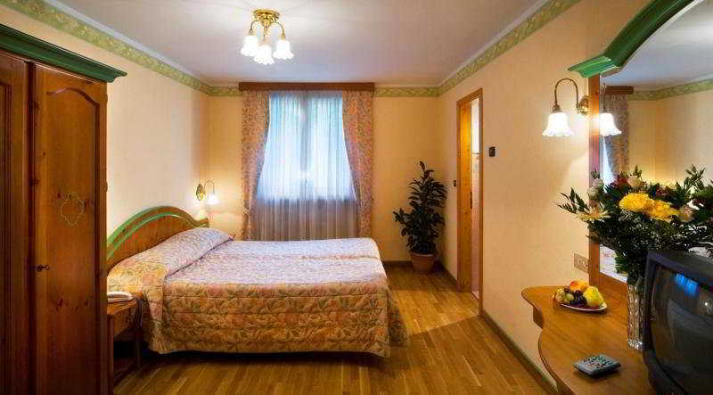 Carlo Magno Hotel Spa Resort Madonna di Campiglio Exterior photo